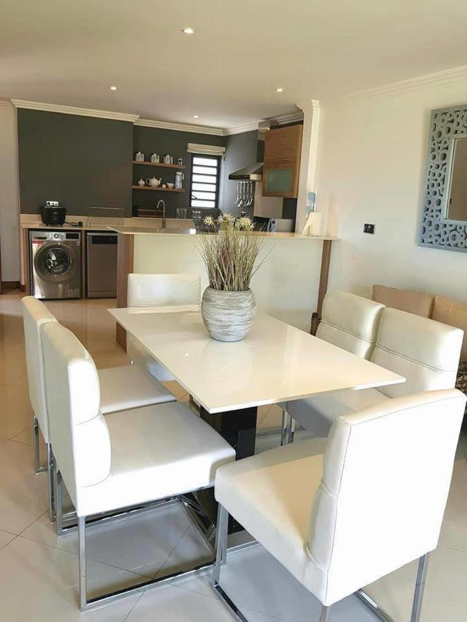 Ocean Bliss By Oasis Holidays Apartment Flic en Flac Exterior photo